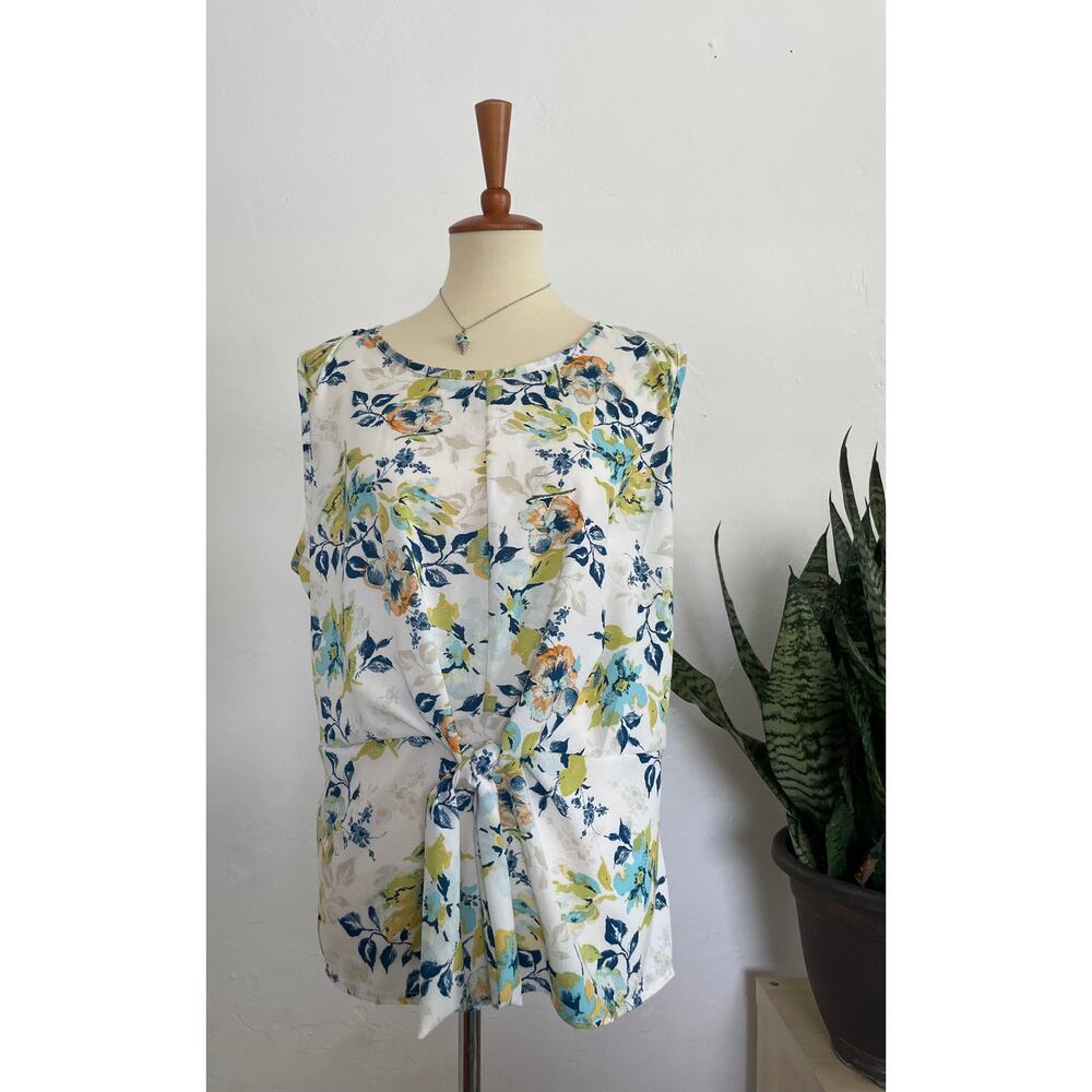NWT Floral Top
